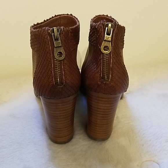 Steve Madden Ankle Boots (BRAND NEW!!!) - Picture 4 of 4